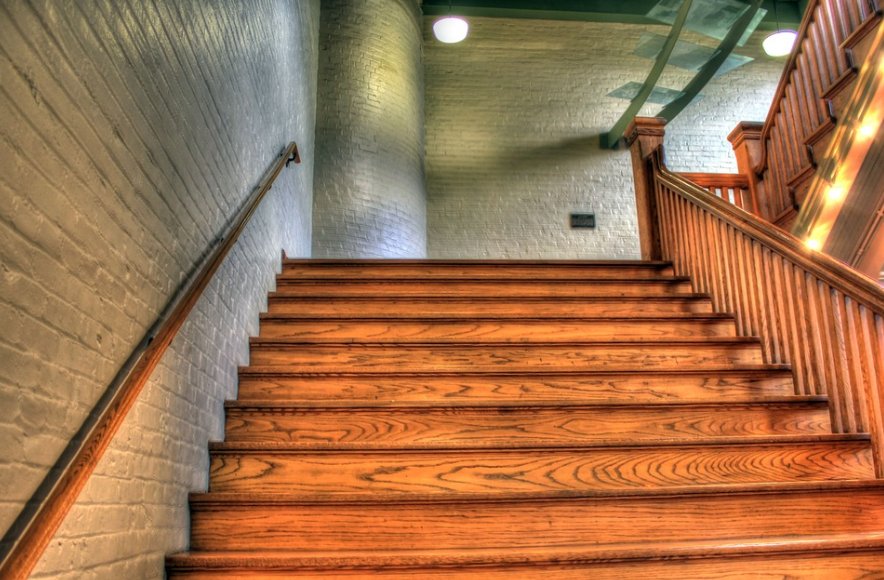 byg-selv-trappe-indendørs